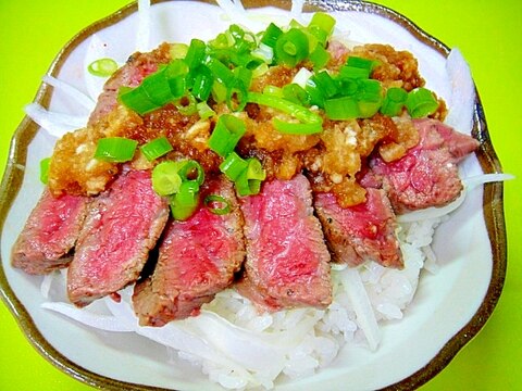 おろしソースでステーキ丼